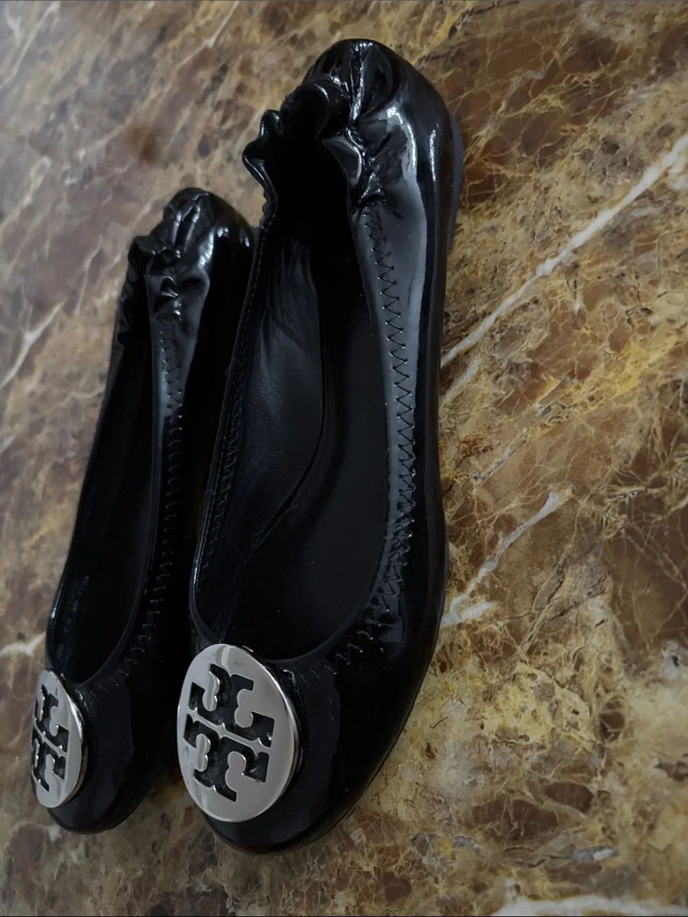 Tory Burch Black Patent Leather Logo Round-Toe Ballet Flats size 7.5